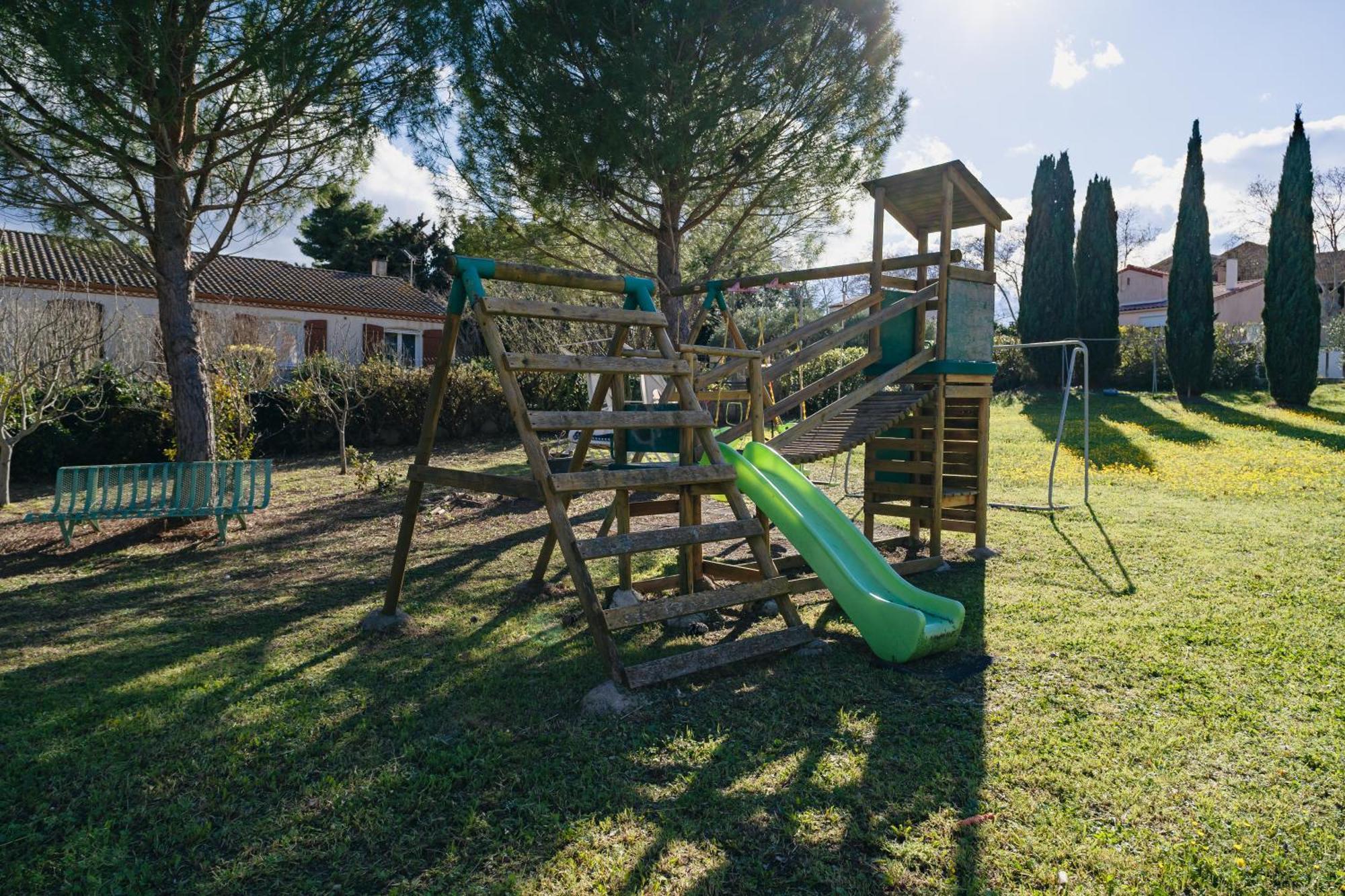 Les Gites De Ginestas Luaran gambar